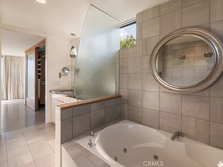920 Skyline Dr — Photo 44