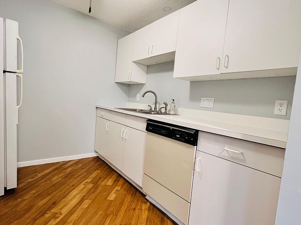 24 Stenton Ave APT 303, Providence, RI 02906 Zillow