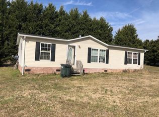 2180 James Dr, Hickory, NC 28601