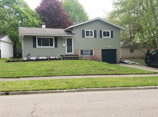 671 Treeside Dr, Akron, OH 44313