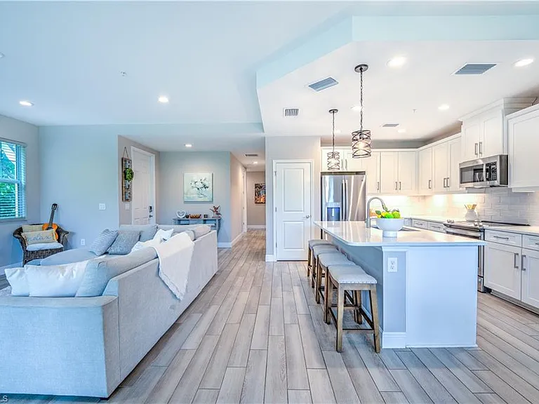 2626 Seychelles Cir #1404 — Photo 5