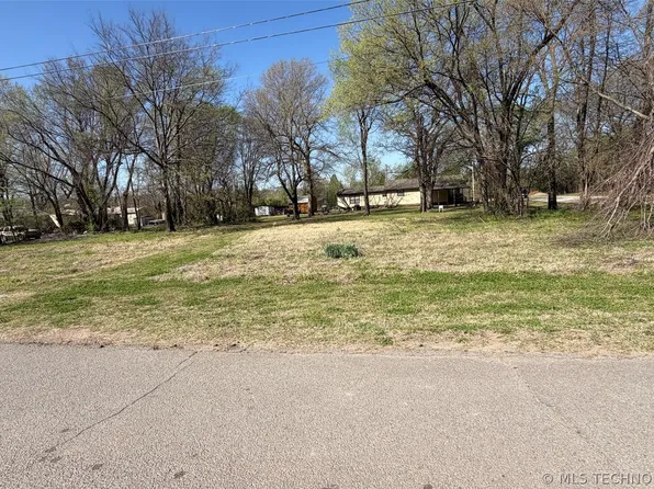 506 S Flint Ave, Stilwell, OK 74960