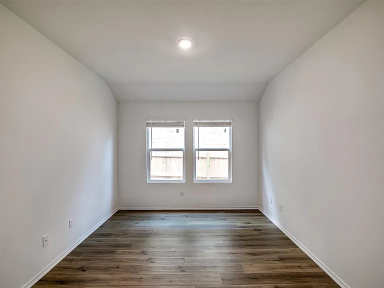 1740 Catahoula Dr — Photo 5