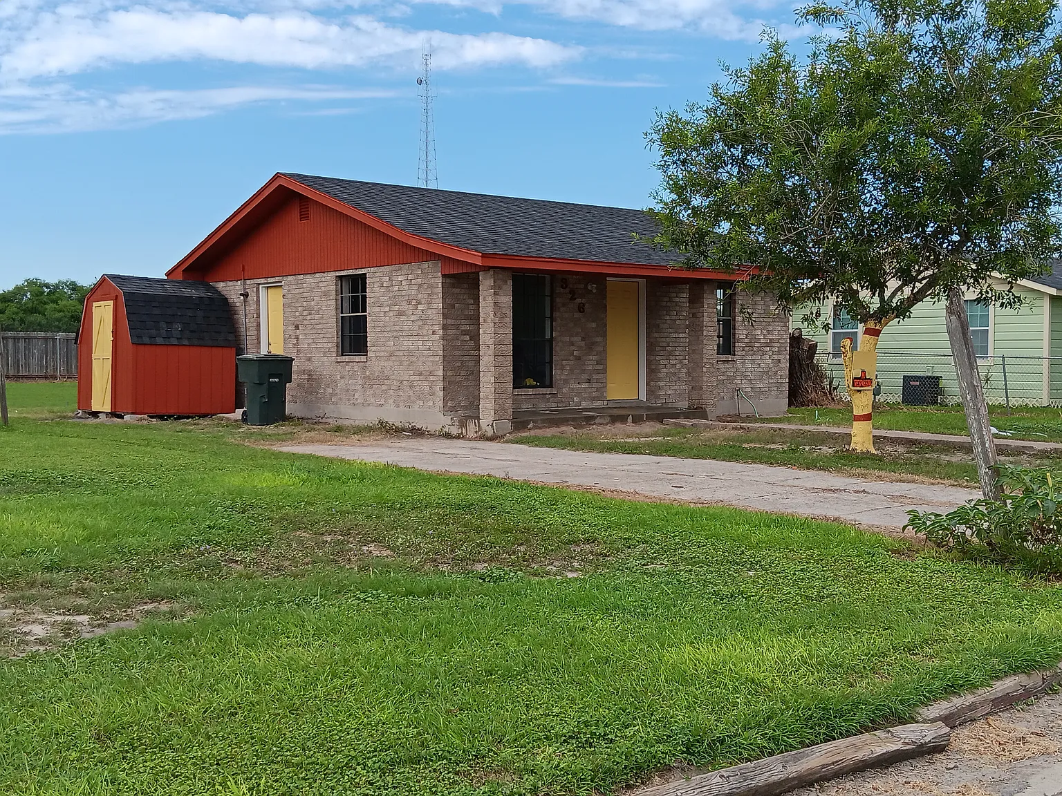 2 bed, 700 sqft, $980 — Photo 1