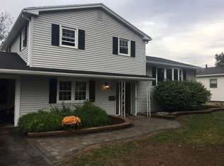 15 Greenside Ln, Rochester, NY 14617