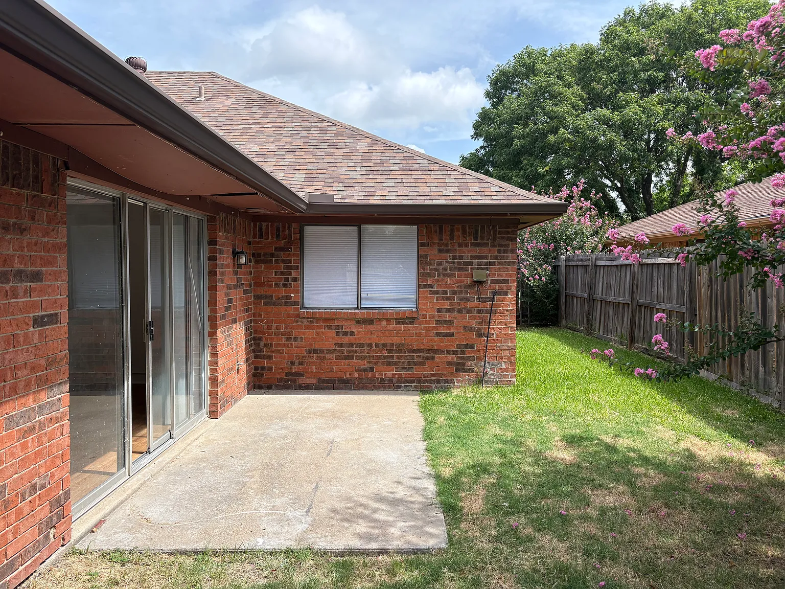 3 bed, 1500 sqft, $2,100 — Photo 2