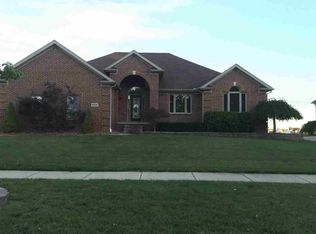 8250 Hunters Ridge Dr, Newport, MI 48166