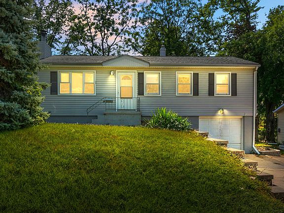 3rd image of 7517 Spring St