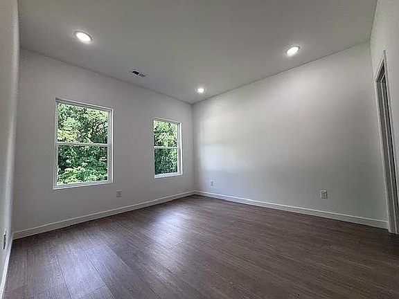 5th image of 793/795 Lyman Rd