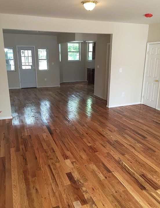 2nd image of 23 E 55th St