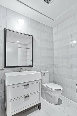 Rented by Extell Marketing Group LLC | media 34