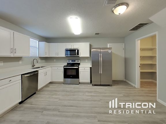 5th image of 1228 Beatty Dr