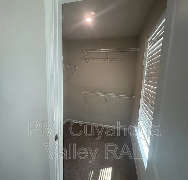1161 Meadow Run — Photo 8