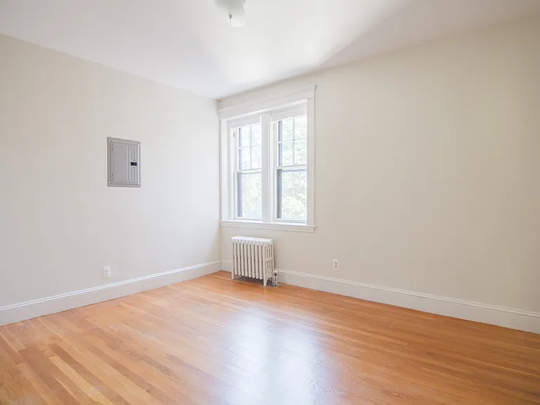 36 Linnaean St #12 — Photo 11
