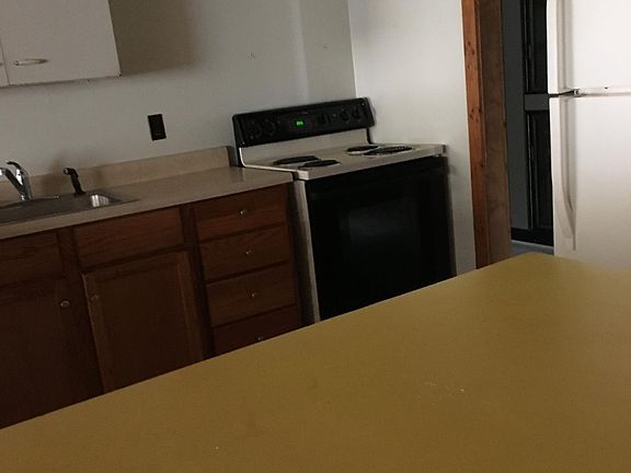 2nd image of 206 7th St #1