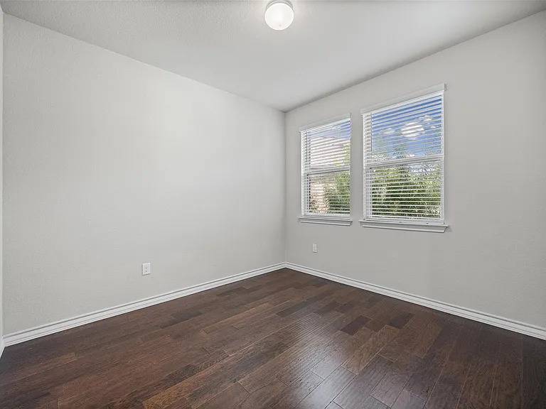 11924 Gilleland Ln — Photo 4