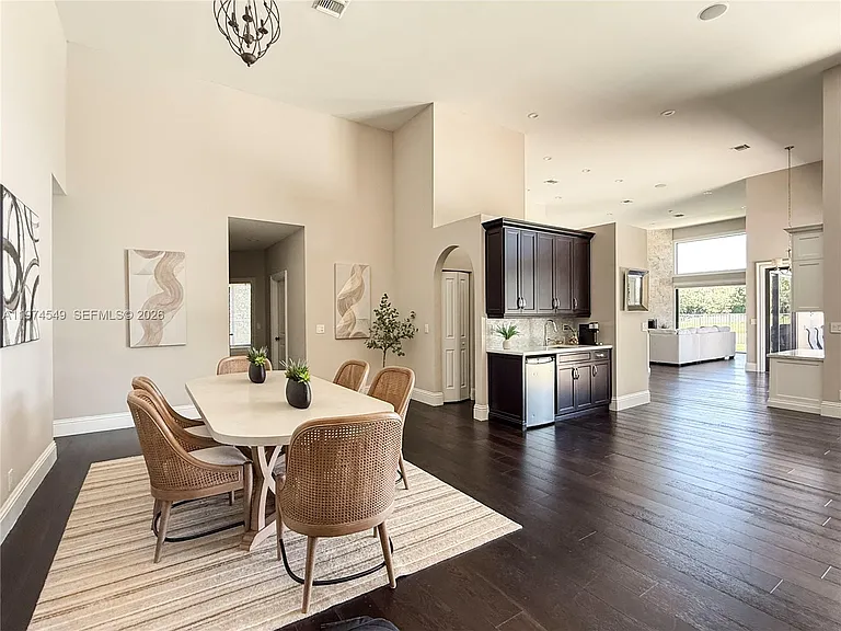 400 Alexandra Cir — Photo 88