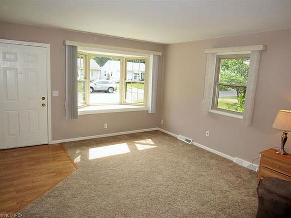 3rd image of 556 Wesley Ave