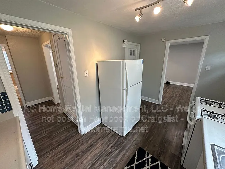 127 W 85th St — Photo 19
