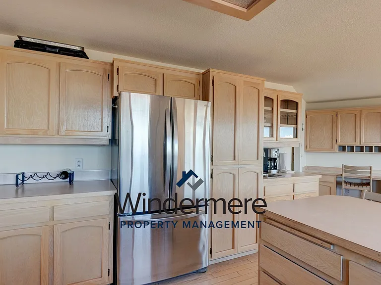 508 Grandview Dr — Photo 5