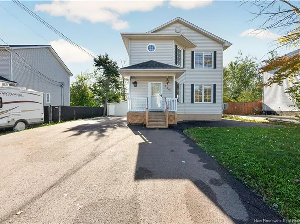 194 Rennick Rd, Moncton, NB E1G 7Y6