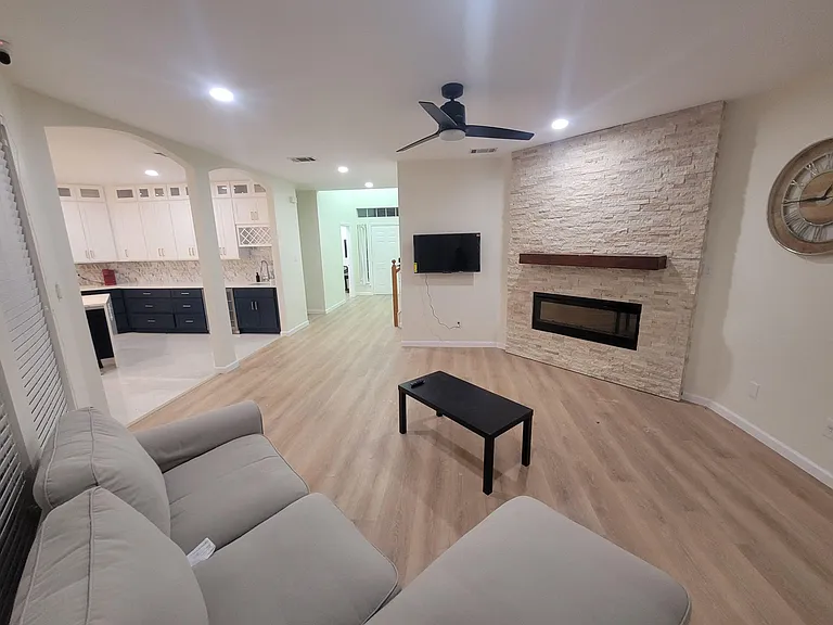 Burnhill Dr — Photo 10