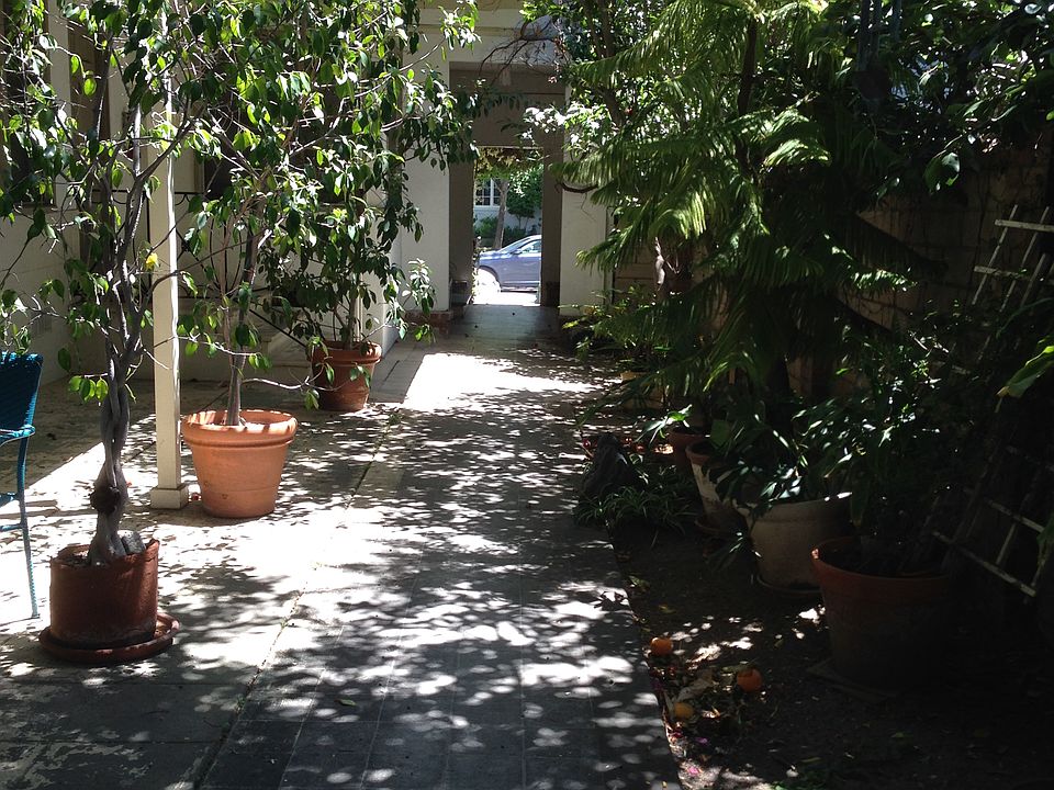 1st image of 9921 Robbins Dr APT 9