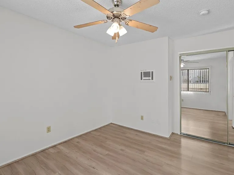 1254 S Saltair Ave #101 — Photo 23