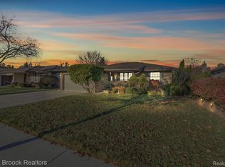 39634 Holiday Dr, Sterling Heights, MI 48313