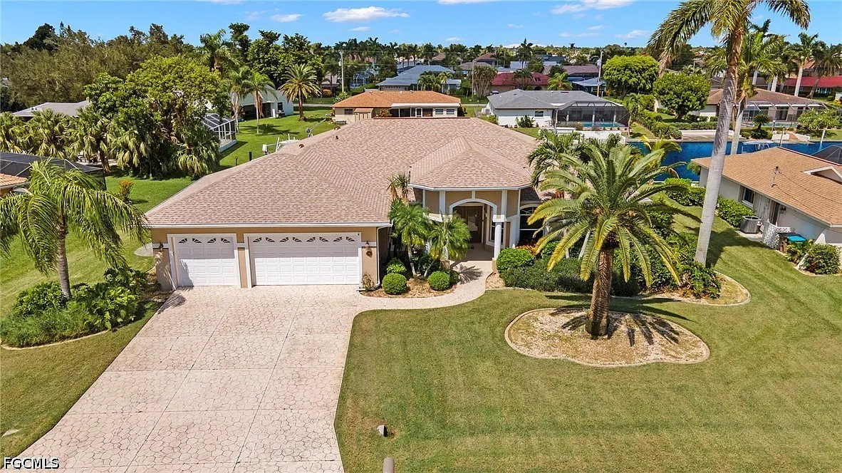 3 bed, 3.0 bath, 2657 sqft, $8,379 — Photo 4
