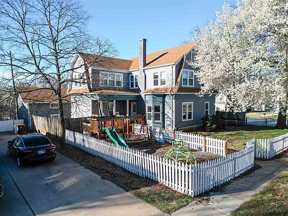 2nd image of 527 W Pine Ave