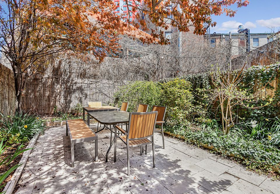 1st image of 435 Bergen St #1