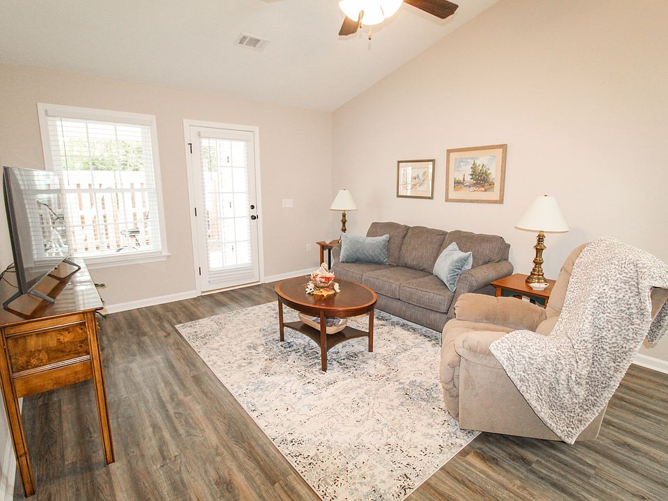 1st image of 570 Deerchase Ct