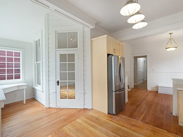 446 Lyon St — Photo 7