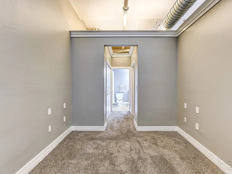 Zona Rosa Apartments — Photo 23