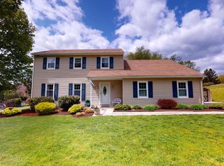 1236 Palomino Dr, West Chester, PA 19380