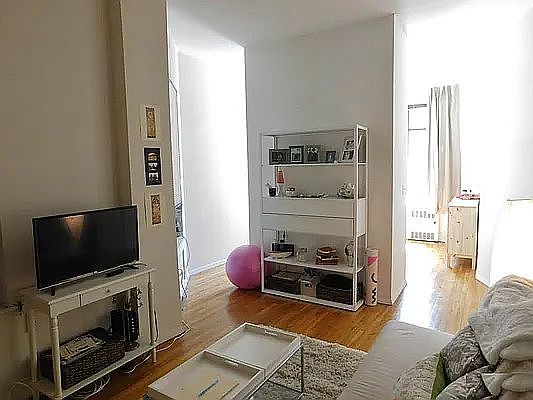 2nd image of 231 E 53rd St #4F