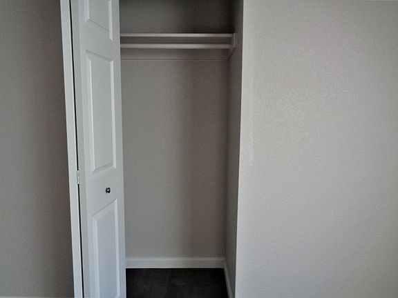 4th image of 1247 Cree Dr #4