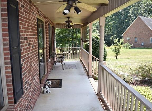 3rd image of 7195 Windy Oaks Dr