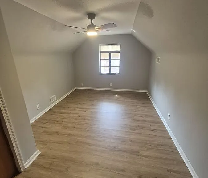 501 Hallam Ave — Photo 13