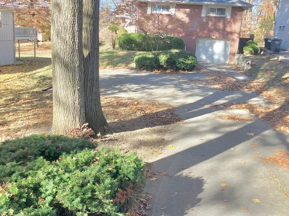 802 Maplewood Ave, Anderson, IN 46012