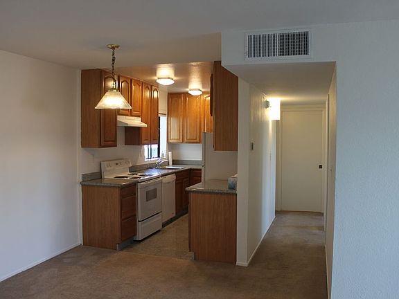 3rd image of 2834 Mission St APT 302