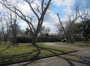 409 Avondale St, League City, TX 77573