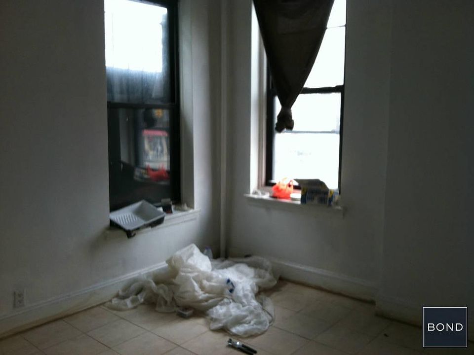 2nd image of 360 E 116th St APT 2W