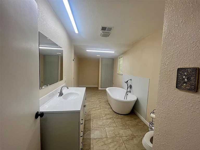 11874 Vanwood St — Photo 19