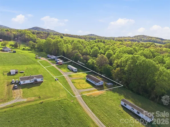 114/116 Harrington Place Dr, Taylorsville, NC 28681