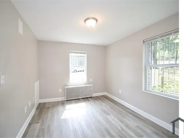 3923 4th St SE APT 1, Washington, DC 20032