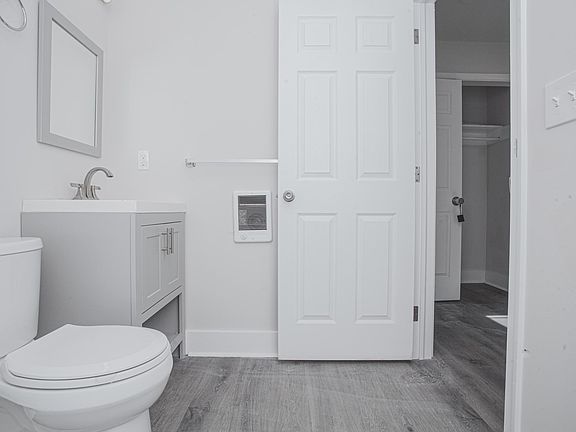 5th image of 1741 W Ontario St #12