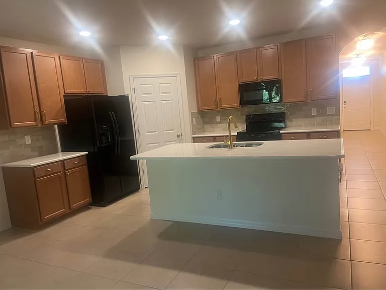 486 Chubut Ct — Photo 4