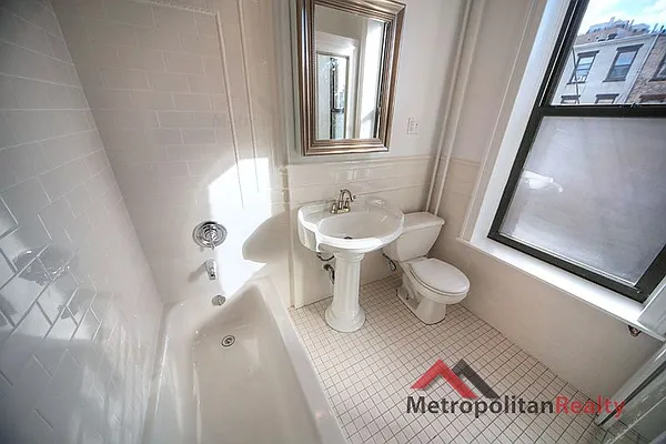 Rented by Metropolitan Realty | media 23